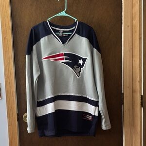 NFL Men's Patriots jersey! Medium- great gift!